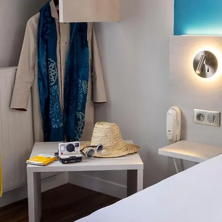 Otel Logis Hotel-restaurant Le Fontarabie