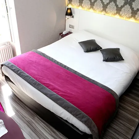 酒店 Logis Hotel-restaurant Le Fontarabie 3*