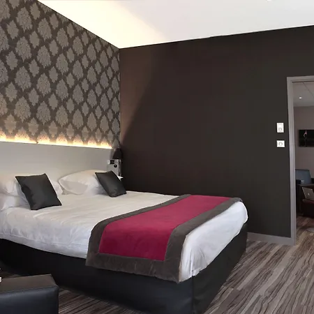 Logis Hotel-restaurant Le Fontarabie 酒店 3*