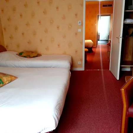 酒店 Logis Hotel-restaurant Le Fontarabie 丰特奈勒孔特