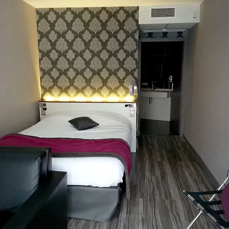 Logis Hotel-restaurant Le Fontarabie 酒店 丰特奈勒孔特