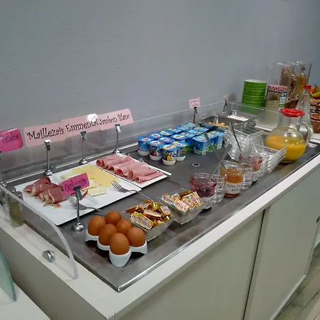 Logis Hotel-restaurant Le Fontarabie 3* 丰特奈勒孔特