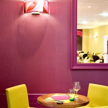 Otel Logis Hotel-restaurant Le Fontarabie