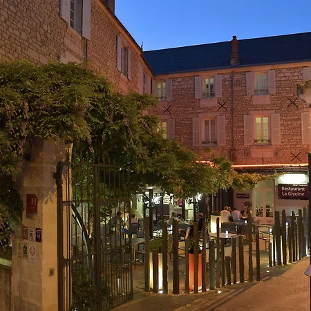 Logis Hotel-restaurant Le Fontarabie 酒店 丰特奈勒孔特