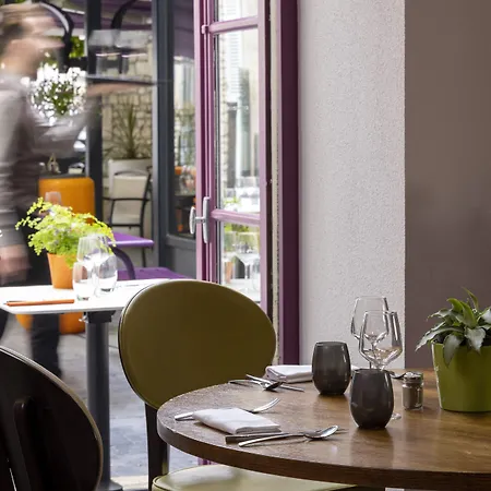 酒店 Logis Hotel-restaurant Le Fontarabie 丰特奈勒孔特