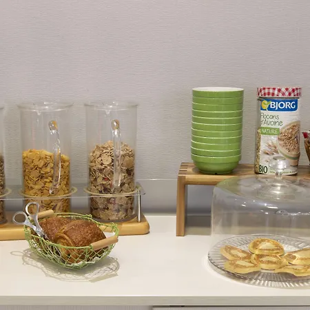 Logis Hotel-restaurant Le Fontarabie 丰特奈勒孔特