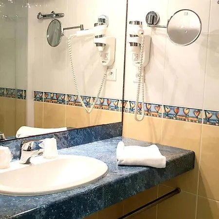 酒店 Logis Hotel-restaurant Le Fontarabie