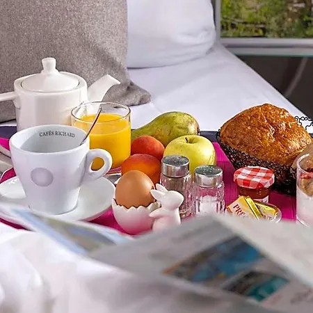 Logis Hotel-restaurant Le Fontarabie 3* 丰特奈勒孔特