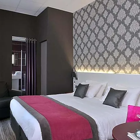 Logis Hotel-restaurant Le Fontarabie 酒店 3*