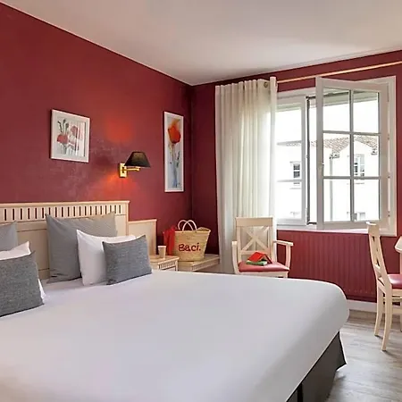 Logis Hotel-restaurant Le Fontarabie 3* 丰特奈勒孔特