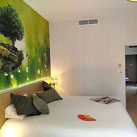 酒店 Logis Hotel-restaurant Le Fontarabie 丰特奈勒孔特