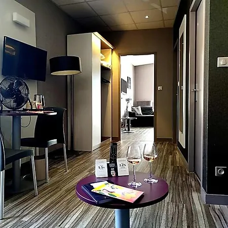 酒店 Logis Hotel-restaurant Le Fontarabie 3*