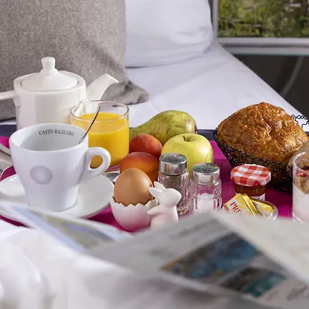 Logis Le Fontarabie Hotel 3*