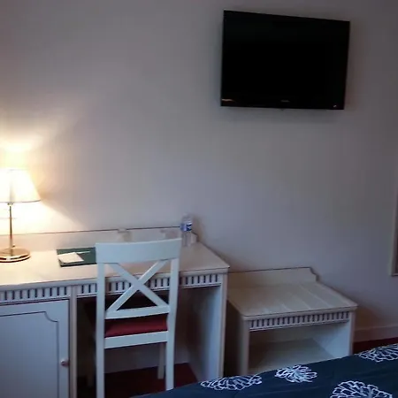 Logis Hotel-restaurant Le Fontarabie 3*