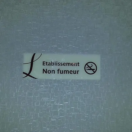 Logis Hotel-restaurant Le Fontarabie 酒店 丰特奈勒孔特