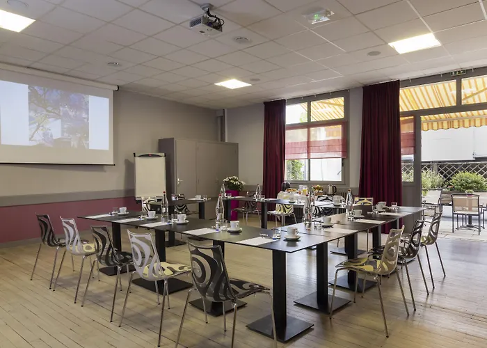 Hotel Logis Hotel-restaurant Le Fontarabie 3*