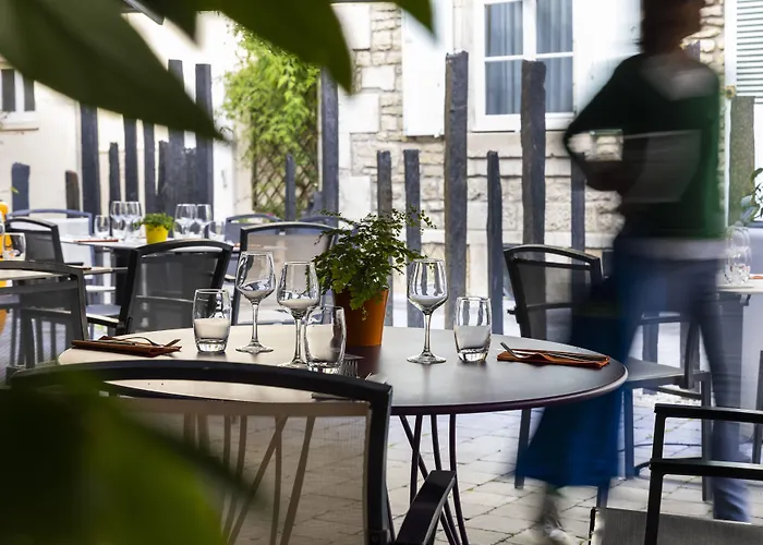 Hotel Logis Hotel-restaurant Le Fontarabie 3*