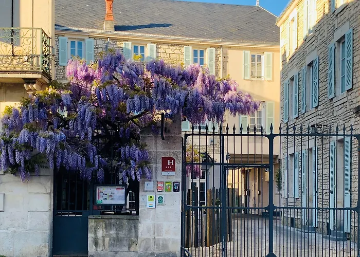 Logis Hotel-restaurant Le Fontarabie Hotel