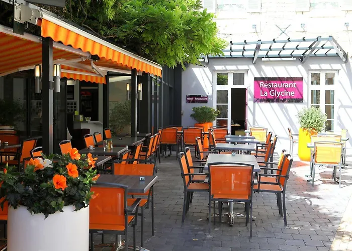 Hotel Logis Hotel-restaurant Le Fontarabie 3*