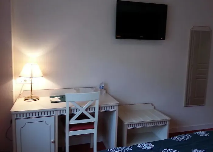 Logis Hotel-restaurant Le Fontarabie 3*