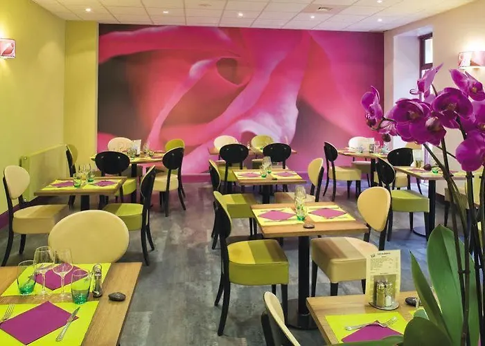 Hotel Logis Hotel-restaurant Le Fontarabie 3*